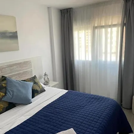 Frontline Seaview Apartment, Paseo Maritimo 33, Perla 6, Fuengirola, Malaga, Spain Apartment *
