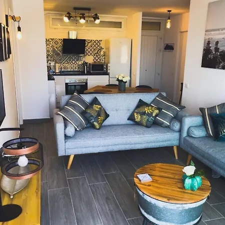 Apartment Frontline Seaview Apartment, Paseo Maritimo 33, Perla 6, Fuengirola, Malaga, Spain